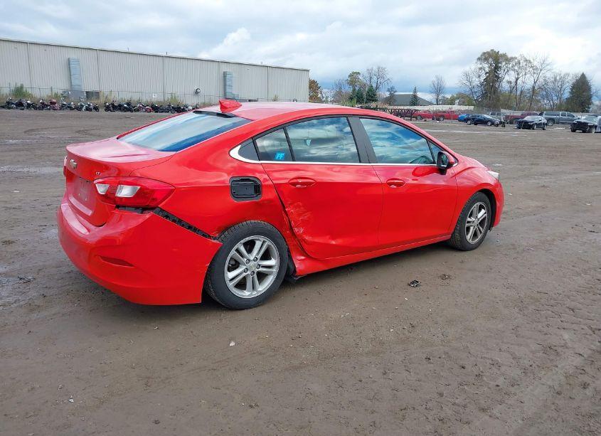 Photo 4 of 2017 Chevrolet Cruze LT AUTO (VIN 1G1BE5SM7H7110272)