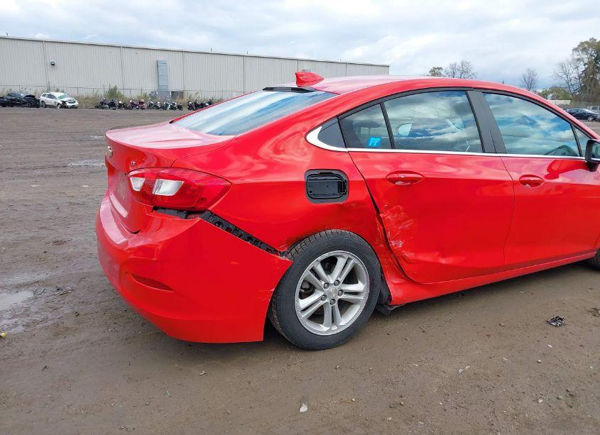 Photo 6 of 2017 Chevrolet Cruze LT AUTO (VIN 1G1BE5SM7H7110272)