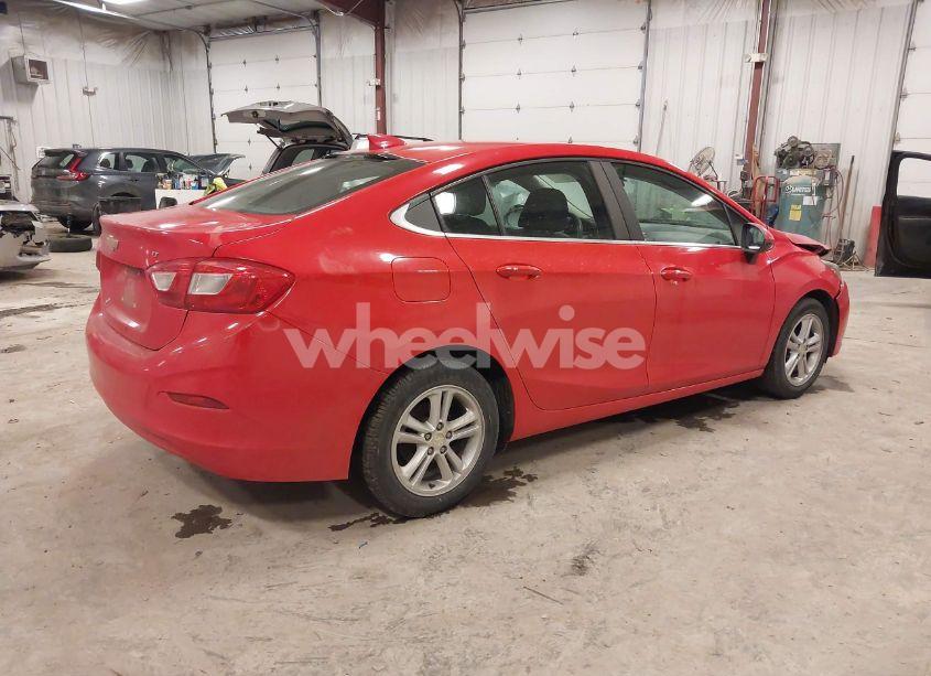 Photo 4 of 2017 Chevrolet Cruze LT AUTO (VIN 1G1BE5SM7H7110448)