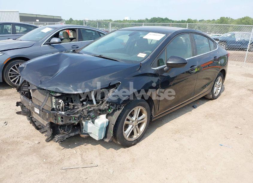 Photo 2 of 2017 Chevrolet Cruze LT AUTO (VIN 1G1BE5SM7H7133924)