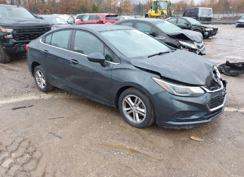 2017 Chevrolet Cruze LT AUTO (VIN 1G1BE5SM7H7143921) main photo