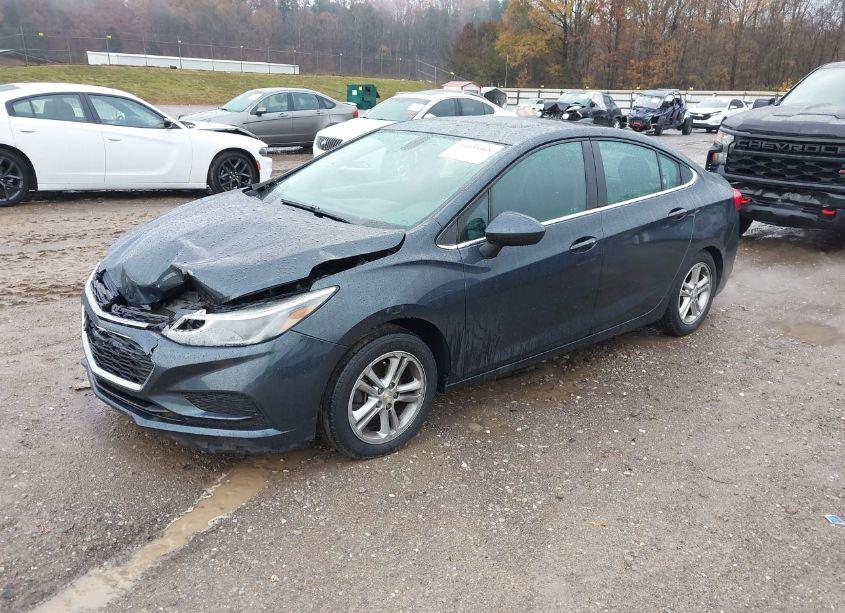 Photo 2 of 2017 Chevrolet Cruze LT AUTO (VIN 1G1BE5SM7H7143921)