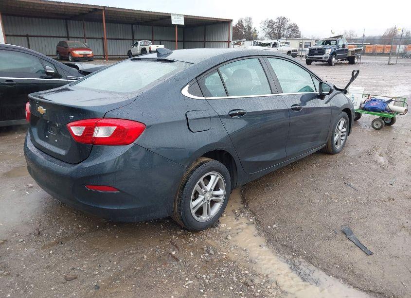 Photo 4 of 2017 Chevrolet Cruze LT AUTO (VIN 1G1BE5SM7H7143921)