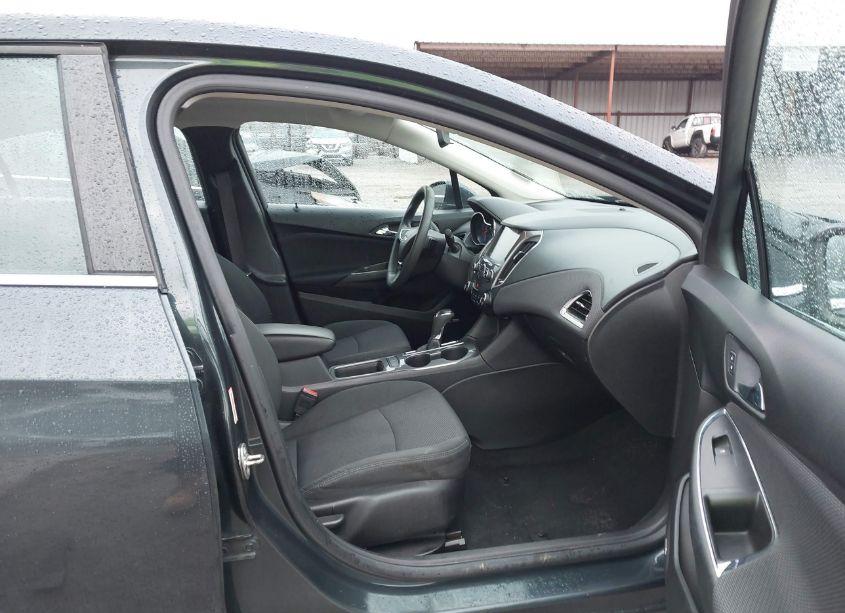 Photo 5 of 2017 Chevrolet Cruze LT AUTO (VIN 1G1BE5SM7H7143921)