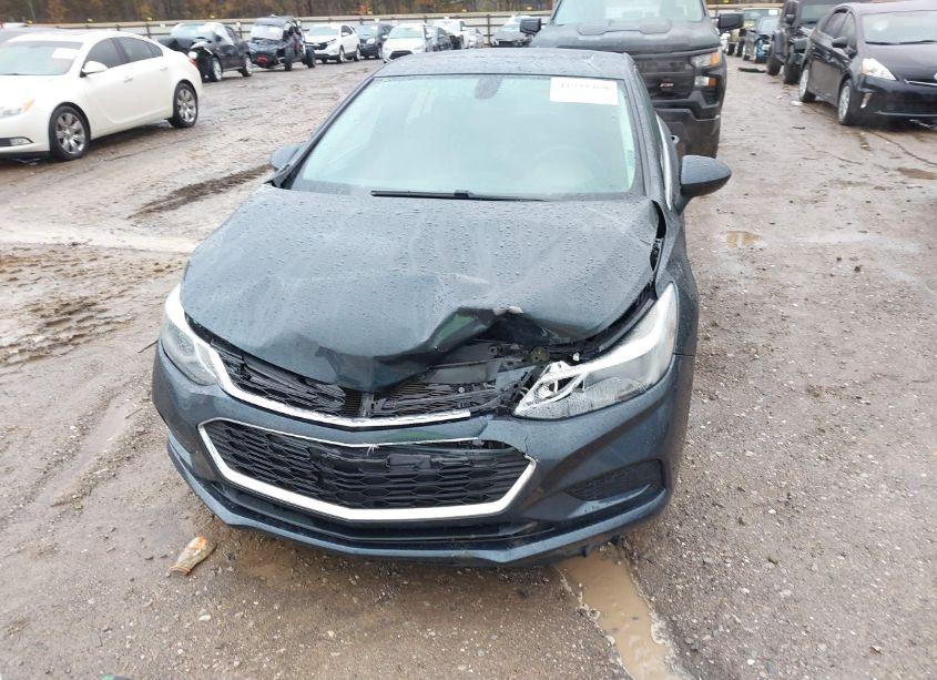 Photo 6 of 2017 Chevrolet Cruze LT AUTO (VIN 1G1BE5SM7H7143921)