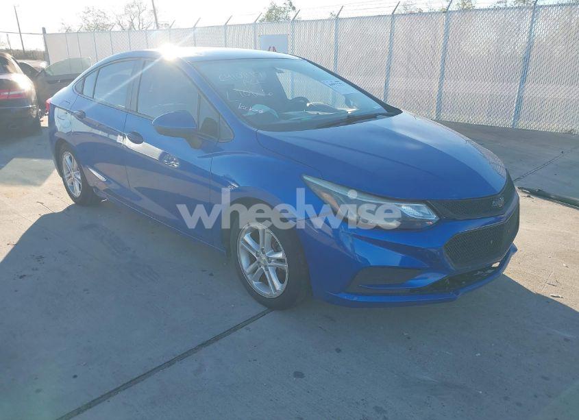2017 Chevrolet Cruze LT AUTO (VIN 1G1BE5SM7H7158113) main photo