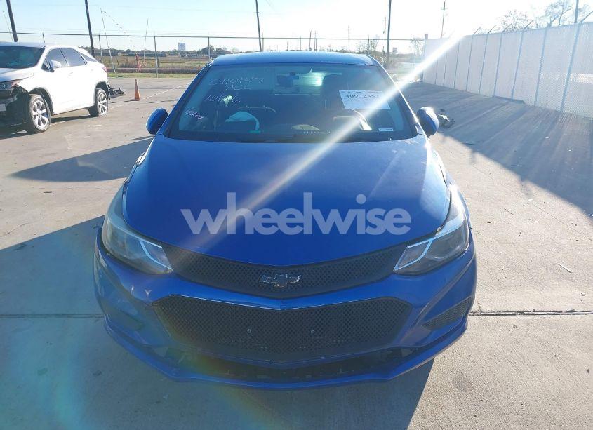 Photo 6 of 2017 Chevrolet Cruze LT AUTO (VIN 1G1BE5SM7H7158113)