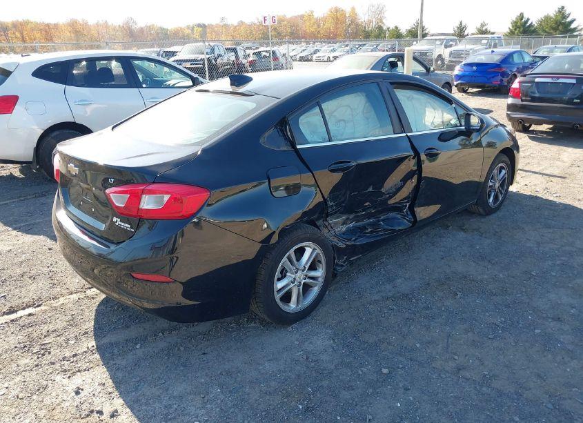Photo 4 of 2017 Chevrolet Cruze LT AUTO (VIN 1G1BE5SM7H7162534)