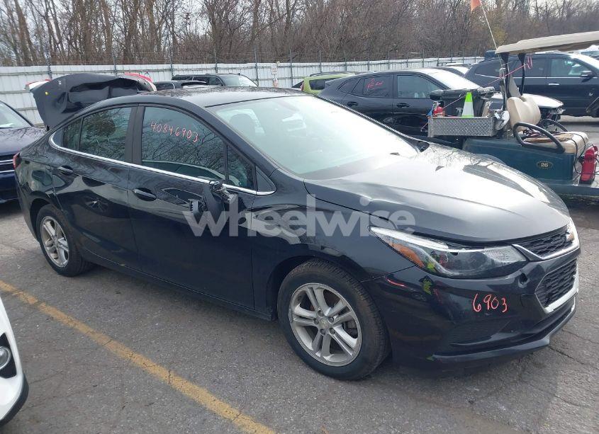 2017 Chevrolet Cruze LT AUTO (VIN 1G1BE5SM7H7169001) main photo
