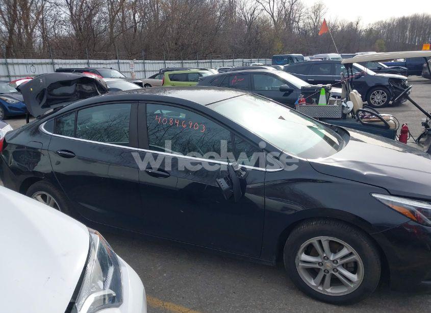 Photo 14 of 2017 Chevrolet Cruze LT AUTO (VIN 1G1BE5SM7H7169001)