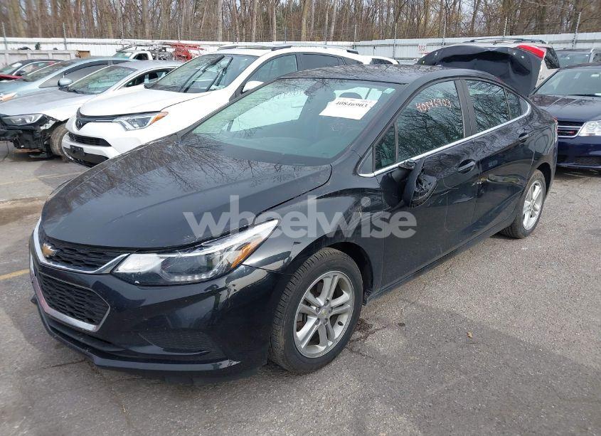 Photo 2 of 2017 Chevrolet Cruze LT AUTO (VIN 1G1BE5SM7H7169001)