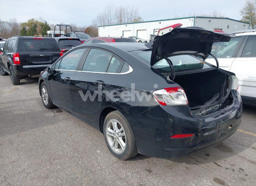 Photo 3 of 2017 Chevrolet Cruze LT AUTO (VIN 1G1BE5SM7H7169001)