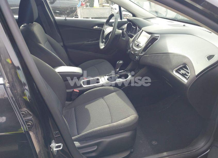 Photo 5 of 2017 Chevrolet Cruze LT AUTO (VIN 1G1BE5SM7H7169001)