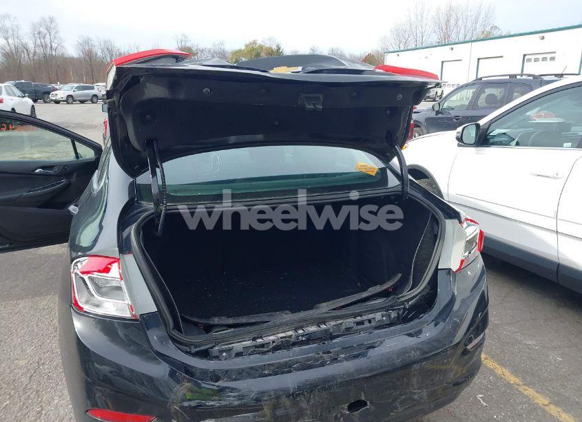 Photo 6 of 2017 Chevrolet Cruze LT AUTO (VIN 1G1BE5SM7H7169001)