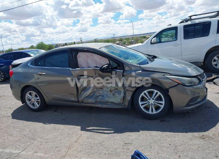 Photo 13 of 2017 Chevrolet Cruze LT AUTO (VIN 1G1BE5SM7H7186039)