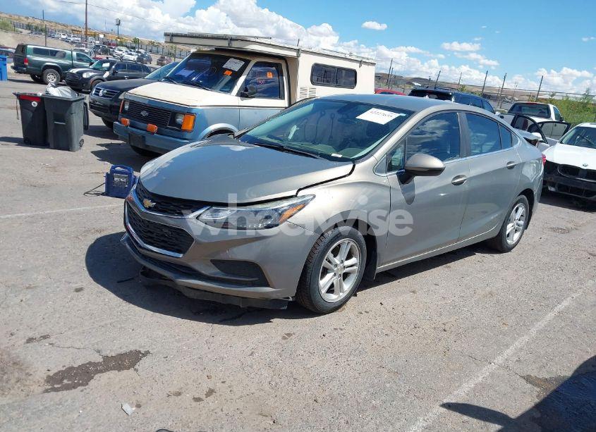 Photo 2 of 2017 Chevrolet Cruze LT AUTO (VIN 1G1BE5SM7H7186039)