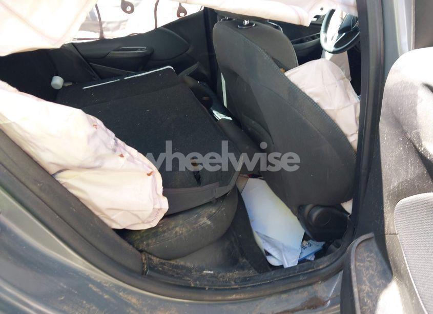 Photo 8 of 2017 Chevrolet Cruze LT AUTO (VIN 1G1BE5SM7H7186039)