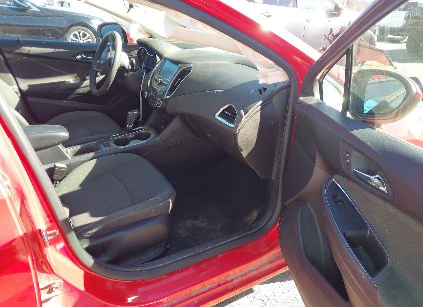 Photo 5 of 2017 Chevrolet Cruze LT AUTO (VIN 1G1BE5SM7H7190799)