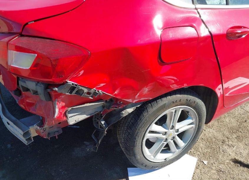 Photo 6 of 2017 Chevrolet Cruze LT AUTO (VIN 1G1BE5SM7H7190799)