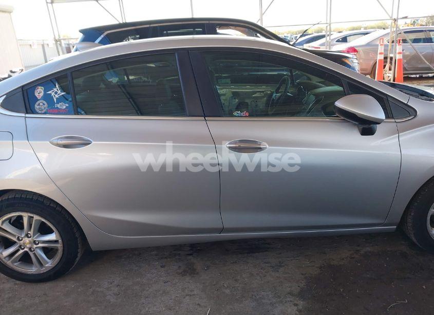 Photo 14 of 2017 Chevrolet Cruze LT AUTO (VIN 1G1BE5SM7H7193461)