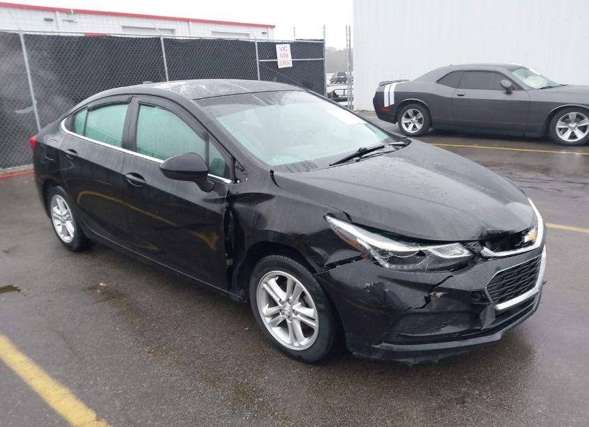 2017 Chevrolet Cruze LT AUTO (VIN 1G1BE5SM7H7217886) main photo