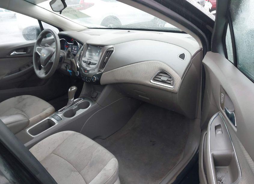 Photo 5 of 2017 Chevrolet Cruze LT AUTO (VIN 1G1BE5SM7H7217886)