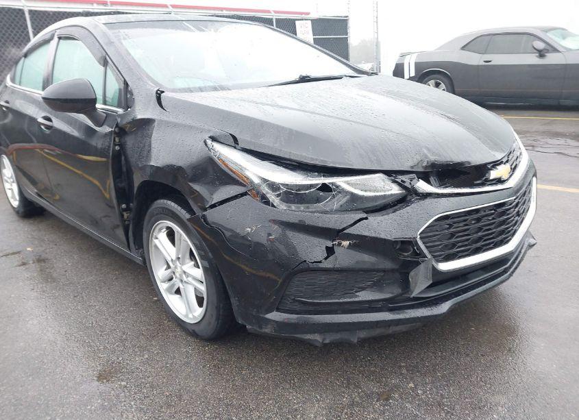 Photo 6 of 2017 Chevrolet Cruze LT AUTO (VIN 1G1BE5SM7H7217886)