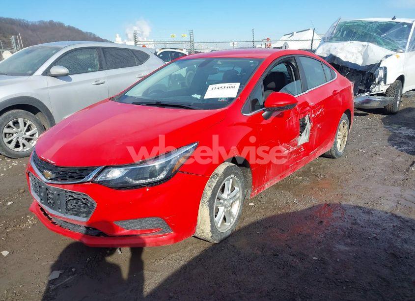 Photo 2 of 2017 Chevrolet Cruze LT AUTO (VIN 1G1BE5SM7H7231397)