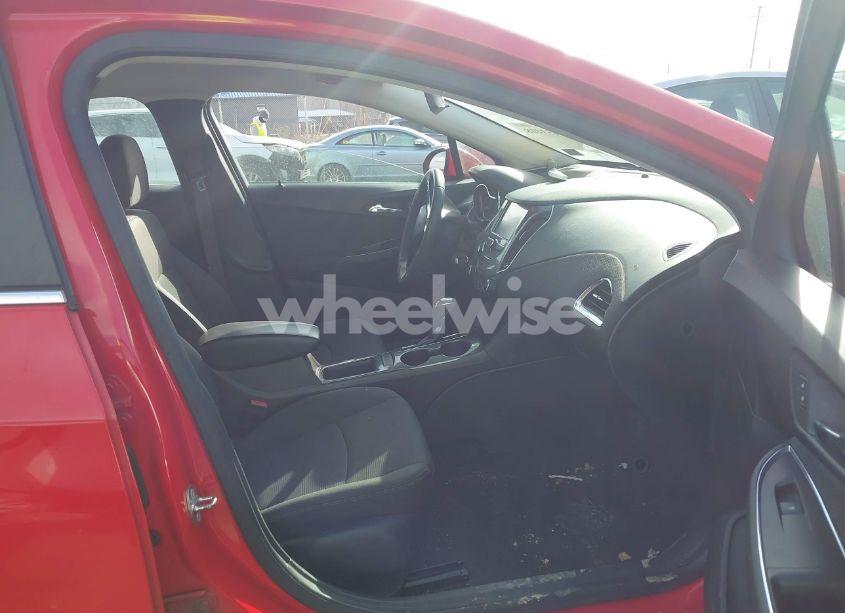 Photo 5 of 2017 Chevrolet Cruze LT AUTO (VIN 1G1BE5SM7H7231397)