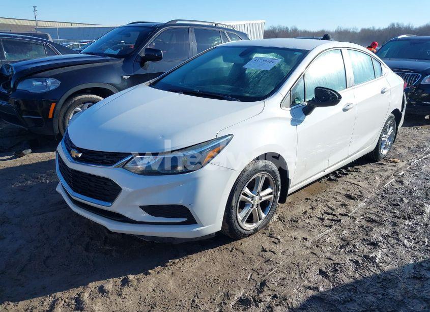 Photo 2 of 2017 Chevrolet Cruze LT AUTO (VIN 1G1BE5SM7H7233702)