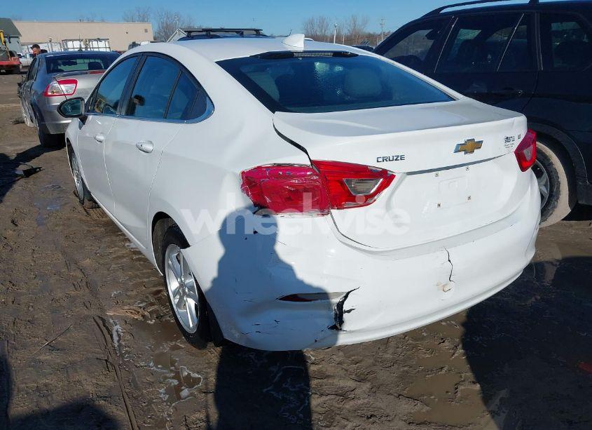 Photo 6 of 2017 Chevrolet Cruze LT AUTO (VIN 1G1BE5SM7H7233702)