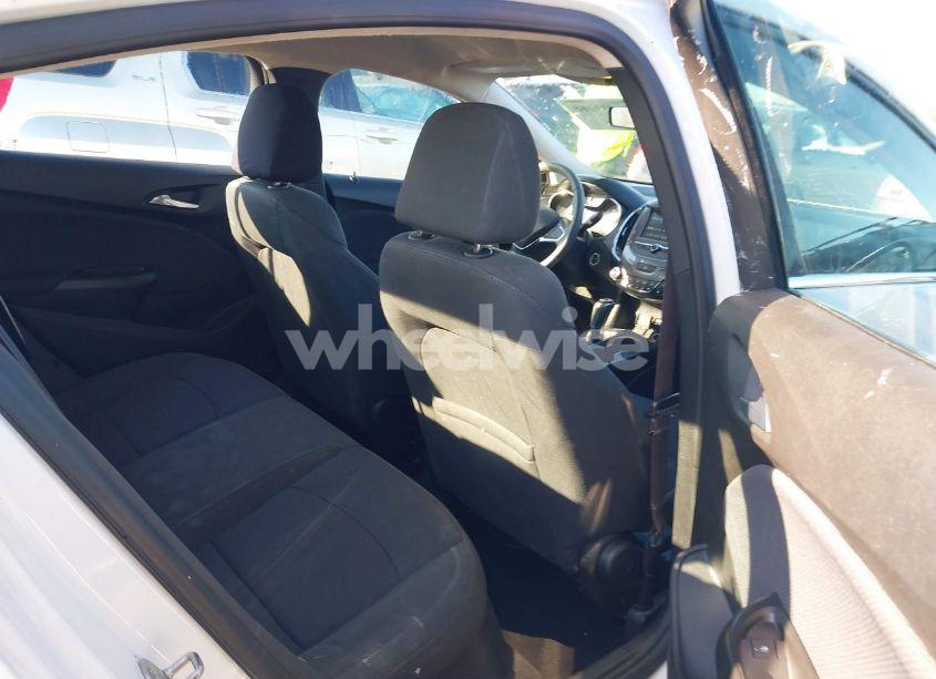 Photo 8 of 2017 Chevrolet Cruze LT AUTO (VIN 1G1BE5SM7H7233702)