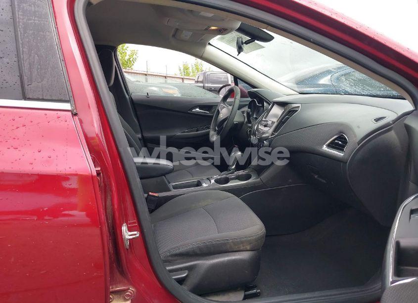 Photo 5 of 2017 Chevrolet Cruze LT AUTO (VIN 1G1BE5SM7H7252217)