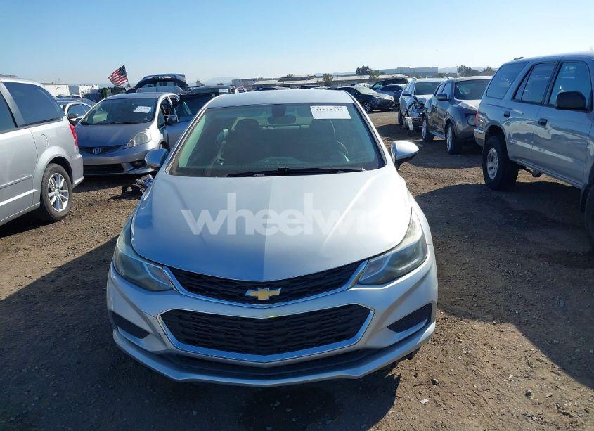 Photo 12 of 2018 Chevrolet Cruze LT AUTO (VIN 1G1BE5SM7J7106373)