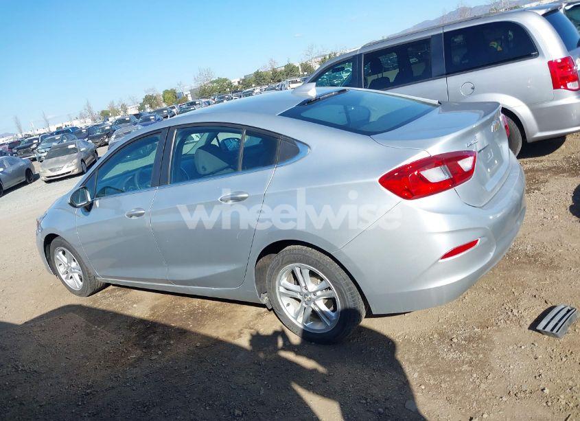 Photo 14 of 2018 Chevrolet Cruze LT AUTO (VIN 1G1BE5SM7J7106373)