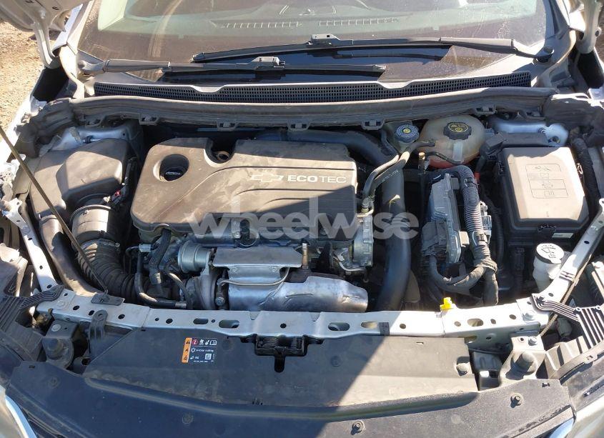 Photo 6 of 2018 Chevrolet Cruze LT AUTO (VIN 1G1BE5SM7J7106373)