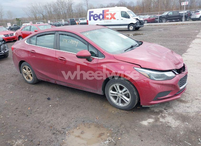 2018 Chevrolet Cruze LT AUTO (VIN 1G1BE5SM7J7110620) main photo
