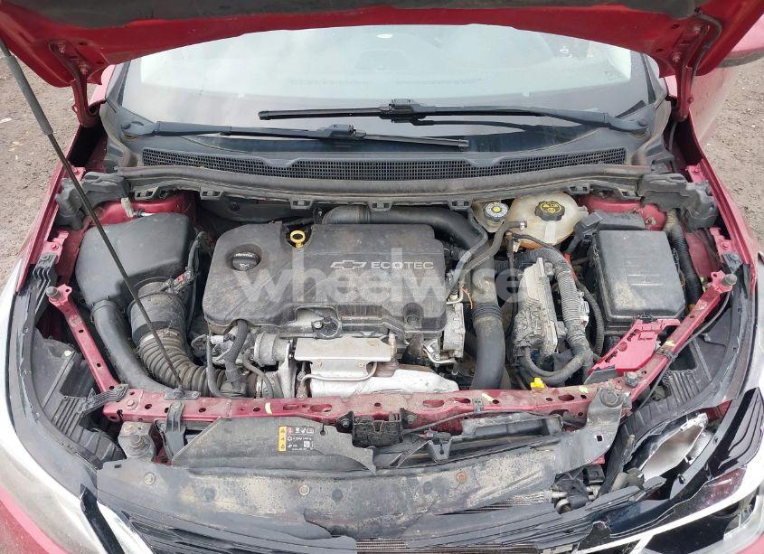 Photo 10 of 2018 Chevrolet Cruze LT AUTO (VIN 1G1BE5SM7J7110620)