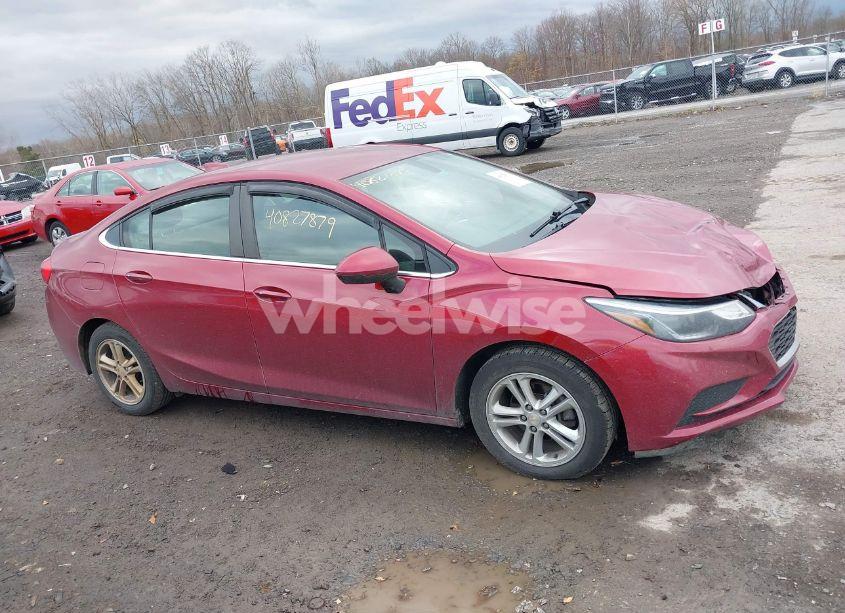 Photo 13 of 2018 Chevrolet Cruze LT AUTO (VIN 1G1BE5SM7J7110620)