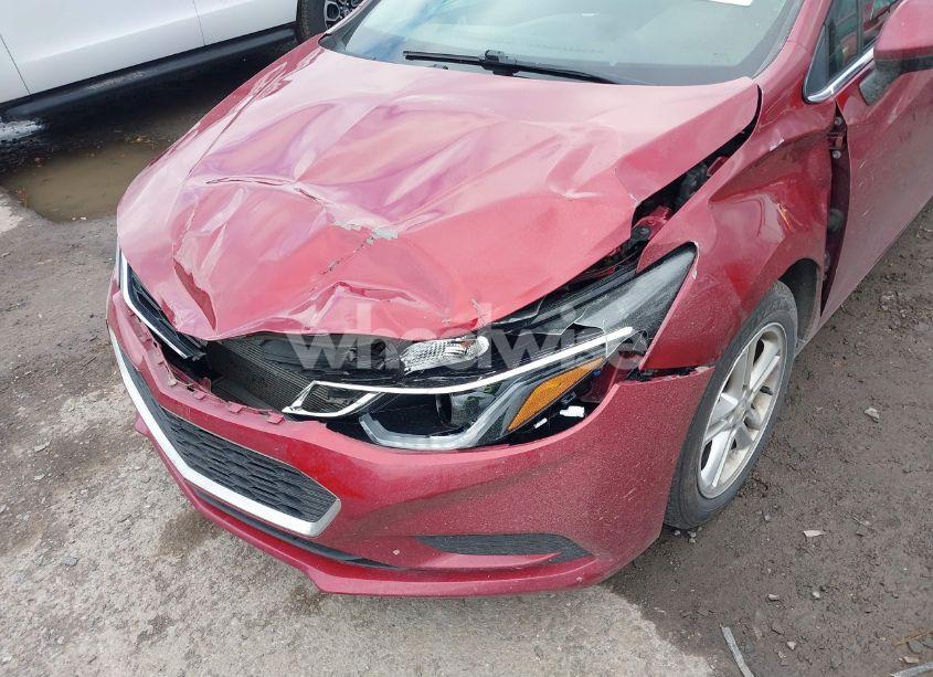 Photo 6 of 2018 Chevrolet Cruze LT AUTO (VIN 1G1BE5SM7J7110620)