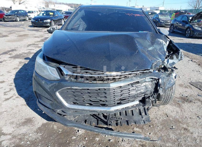 Photo 12 of 2018 Chevrolet Cruze LT AUTO (VIN 1G1BE5SM7J7115039)