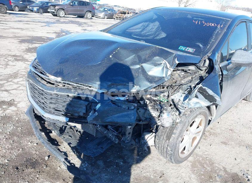 Photo 6 of 2018 Chevrolet Cruze LT AUTO (VIN 1G1BE5SM7J7115039)