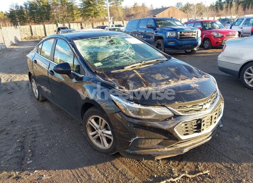 Photo 13 of 2018 Chevrolet Cruze LT AUTO (VIN 1G1BE5SM7J7122105)