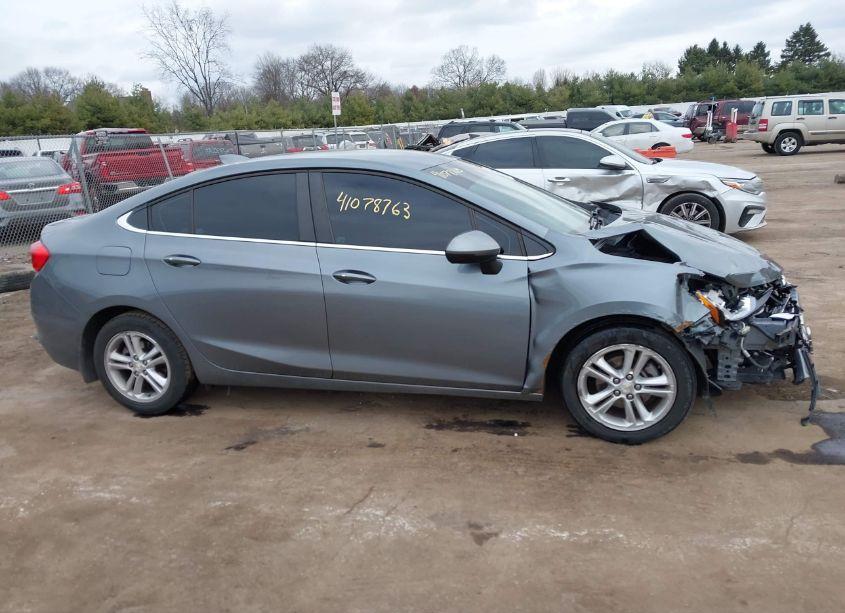 Photo 13 of 2018 Chevrolet Cruze LT AUTO (VIN 1G1BE5SM7J7125943)
