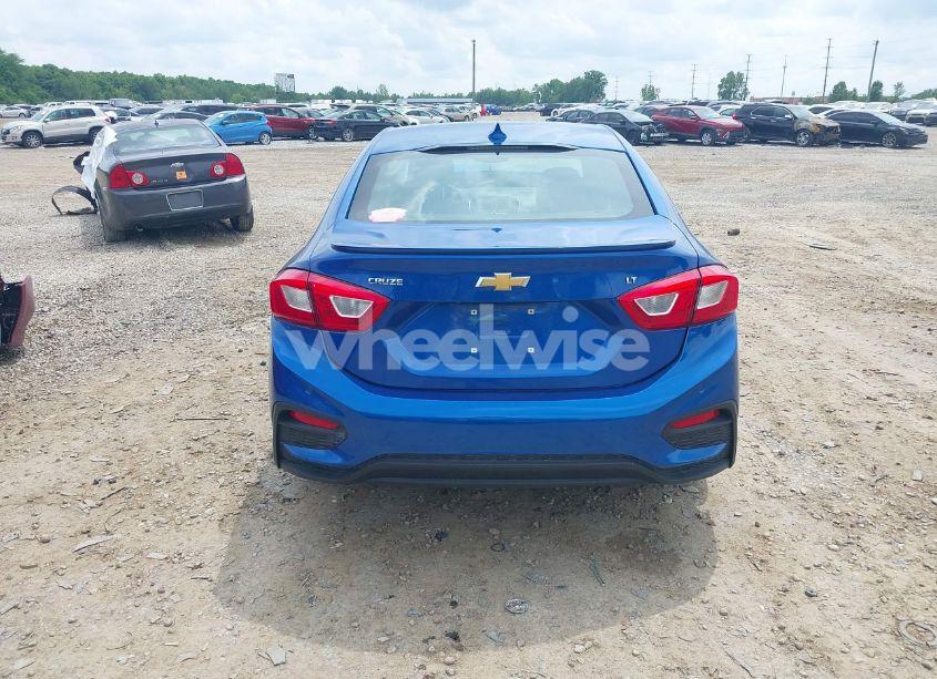 Photo 16 of 2018 Chevrolet Cruze LT AUTO (VIN 1G1BE5SM7J7131578)