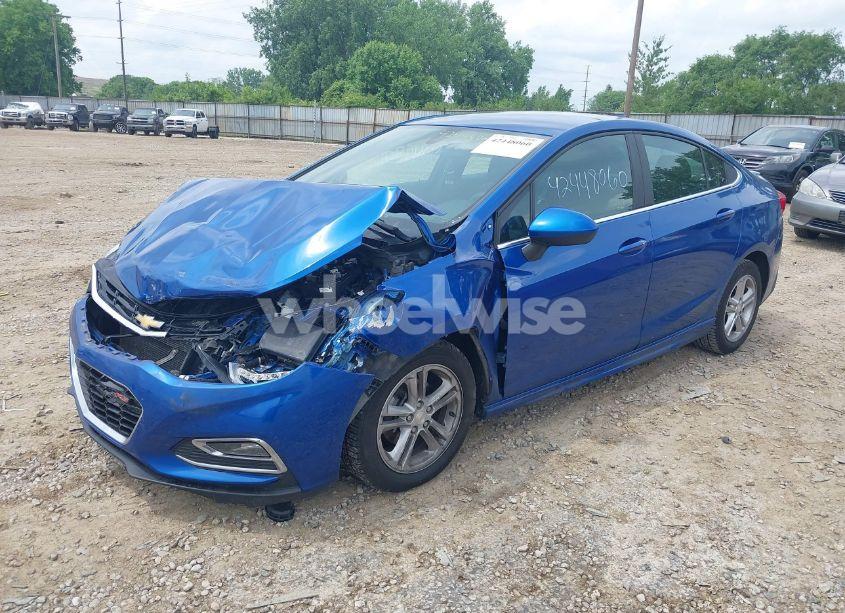 Photo 2 of 2018 Chevrolet Cruze LT AUTO (VIN 1G1BE5SM7J7131578)