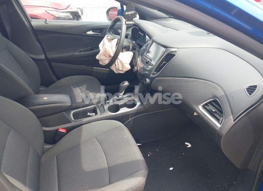 Photo 5 of 2018 Chevrolet Cruze LT AUTO (VIN 1G1BE5SM7J7131578)