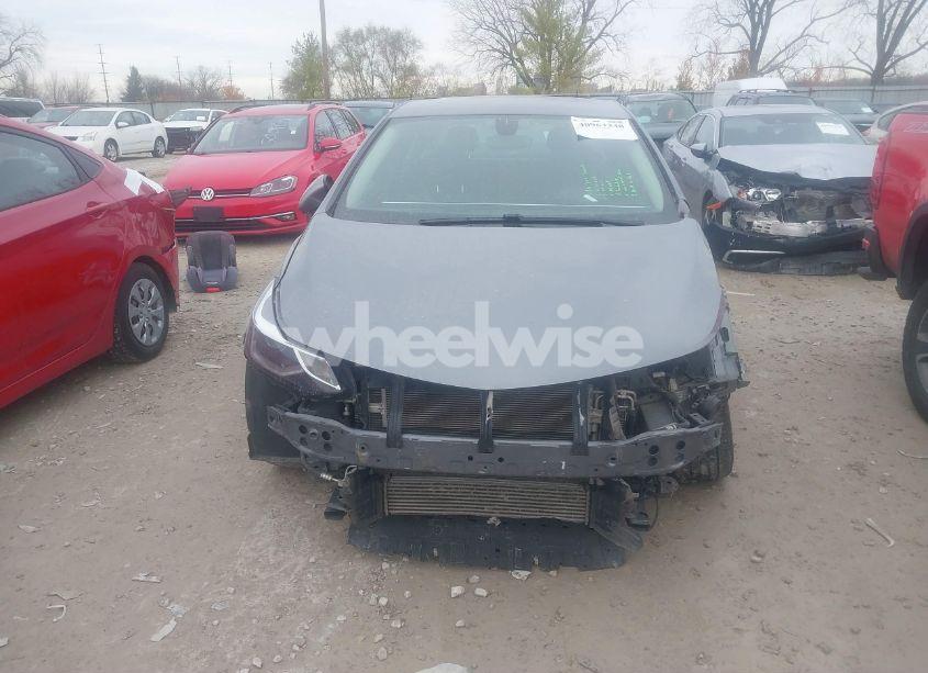 Photo 13 of 2018 Chevrolet Cruze LT AUTO (VIN 1G1BE5SM7J7149773)