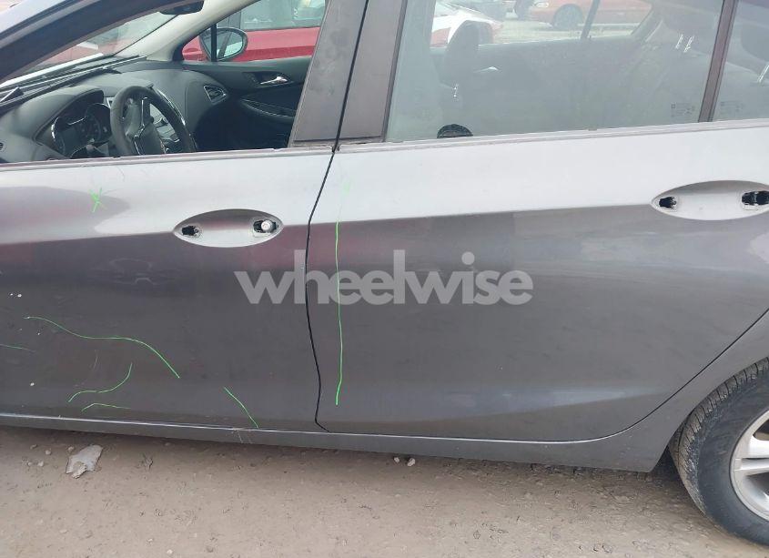 Photo 15 of 2018 Chevrolet Cruze LT AUTO (VIN 1G1BE5SM7J7149773)