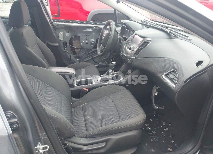 Photo 5 of 2018 Chevrolet Cruze LT AUTO (VIN 1G1BE5SM7J7149773)